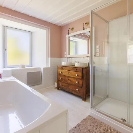 Le Domaine Du Rocher - Pour 12 Avec Grand Jardin * Neussargues en Pinatelle